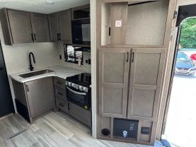 2025 STARCRAFT AUTUMN RIDGE RV - 26RLS at T&T Repairables - used car dealership in Spencer, Indiana.
