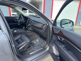 2019 VOLVO XC90 SUV 4-CYL, DRIVE-E, TURBO, SUPERCHARGED, 2.0 LITER T6 MOMENTUM SPORT UTILITY 4D