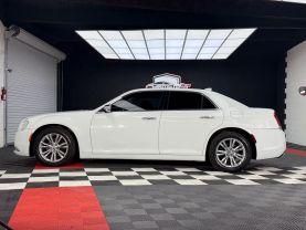 2016 CHRYSLER 300 SEDAN V6, 3.6 LITER 300C SEDAN 4D