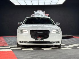 2016 CHRYSLER 300 SEDAN V6, 3.6 LITER 300C SEDAN 4D