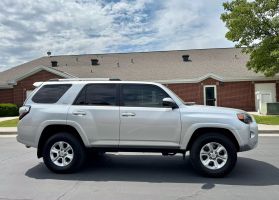 2019 TOYOTA 4RUNNER SUV V6, 4.0 LITER SR5 SPORT UTILITY 4D