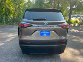 2022 TOYOTA SIENNA VAN 4-CYL, HYBRID, 2.5 LITER XLE MINIVAN 4D