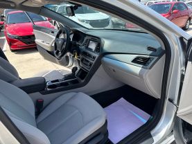 2016 HYUNDAI SONATA SEDAN 4-CYL, 2.4 LITER SE SEDAN 4D at Motors On Wheels - used car dealership in Houston, Texas.