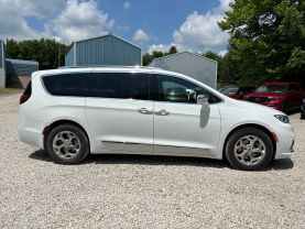2021 CHRYSLER PACIFICA HYBRID VAN V6, HYBRID, 3.6 LITER LIMITED VAN 4D at T&T Repairables - used car dealership in Spencer, Indiana.