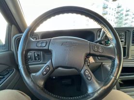 2005 Chevrolet Tahoe - Image 22