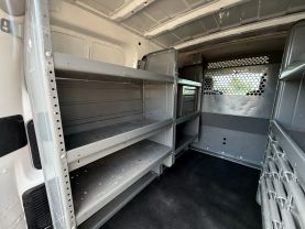 2017 NISSAN NV200