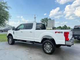 2017 Ford F250 Super Duty Crew Cab Lariat Pickup 4d 6 3/4 Ft - Image 5