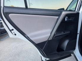 2015 Toyota Rav4 - Image 11