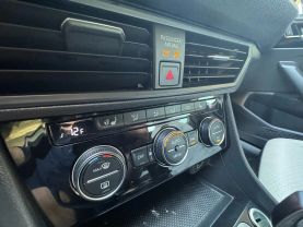 2019 VOLKSWAGEN JETTA SEDAN 4-CYL, TURBO, 1.4 LITER 1.4T SE SEDAN 4D