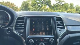 2017 Jeep Grand Cherokee - Image 36