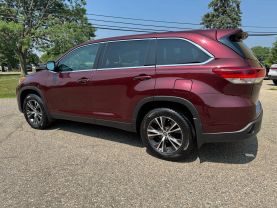 2019 TOYOTA HIGHLANDER SUV V6, 3.5 LITER LE PLUS SPORT UTILITY 4D