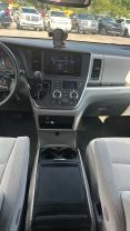 2017 Toyota Sienna - Image 27