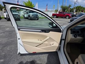 2014 VOLKSWAGEN PASSAT