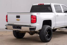 2018 Chevrolet Silverado 1500 Crew Cab - Image 11