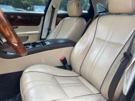 2016 Jaguar Xj - Image 26