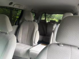 2014 Toyota Sienna - Image 8