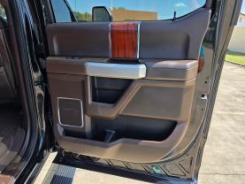 2019 FORD F350 SUPER DUTY CREW CAB PICKUP V8, TURBO DIESEL, 6.7 LITER KING RANCH PICKUP 4D 8 FT