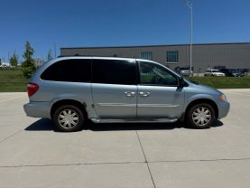 2005 CHRYSLER TOWN & COUNTRY VAN V6, 3.8 LITER TOURING MINIVAN 4D