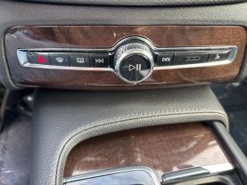 2019 VOLVO XC90 SUV 4-CYL, DRIVE-E, TURBO, SUPERCHARGED, 2.0 LITER T6 MOMENTUM SPORT UTILITY 4D