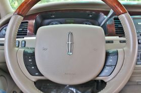 2008 LINCOLN TOWN CAR