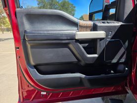 2017 FORD F250 SUPER DUTY CREW CAB PICKUP V8, TURBO DIESEL, 6.7L LARIAT PICKUP 4D 6 3/4 FT