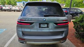 2025 Bmw X7 - Image 6