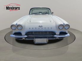 1961 CHEVROLET CORVETTE CONVERTIBLE 238 CU IN V8 C1