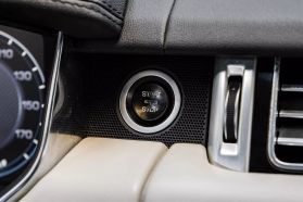 2015 Land Rover Range Rover - Image 19