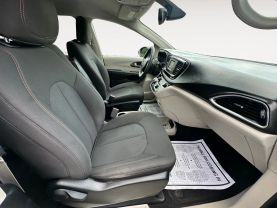 2017 CHRYSLER PACIFICA VAN BLACK AUTOMATIC - CARPALACE, Chantilly, VA. 38.91645215435775, -77.47495885092432