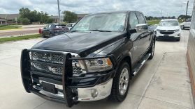 2017 RAM 1500 CREW CAB PICKUP V8, HEMI, 5.7 LITER LARAMIE PICKUP 4D 5 1/2 FT