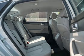 2017 HYUNDAI SONATA HYBRID SEDAN 4-CYL, HYBRID, 2.0 LITER SE SEDAN 4D