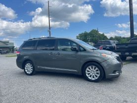 2011 TOYOTA SIENNA