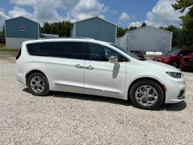 2021 CHRYSLER PACIFICA HYBRID VAN V6, HYBRID, 3.6 LITER LIMITED VAN 4D at T&T Repairables - used car dealership in Spencer, Indiana.