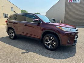 2019 TOYOTA HIGHLANDER SUV V6, 3.5 LITER LE PLUS SPORT UTILITY 4D