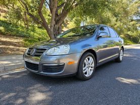 2010 VOLKSWAGEN JETTA LIMITED EDITION SEDAN 4D