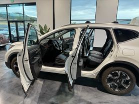2018 HONDA CR-V SUV 4-CYL, TURBO, 1.5 LITER TOURING SPORT UTILITY 4D
