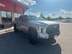 2022 TOYOTA TUNDRA CREWMAX PICKUP V6, I-FORCE, TWIN TURBO, 3.5 LITER SR5 PICKUP 4D 5 1/2 FT