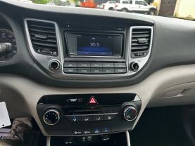2017 HYUNDAI TUCSON SUV 4-CYL, 2.0 LITER SE SPORT UTILITY 4D