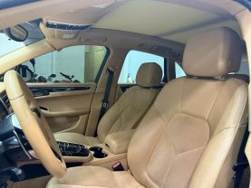 2016 PORSCHE MACAN