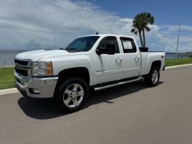 2013 CHEVROLET SILVERADO 2500 HD CREW CAB PICKUP V8, TURBO DIESEL, 6.6L LTZ PICKUP 4D 6 1/2 FT