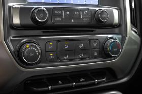 2018 Chevrolet Silverado 1500 Crew Cab - Image 32