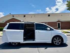 2015 TOYOTA SIENNA VAN V6, 3.5 LITER SE MINIVAN 4D