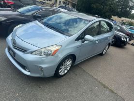 2013 Toyota Prius V - Image 2