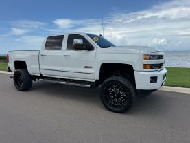 2018 CHEVROLET SILVERADO 2500 HD CREW CAB PICKUP V8, TURBO DIESEL, 6.6 LITER LTZ PICKUP 4D 6 1/2 FT