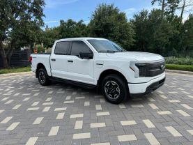 2022 FORD F150 LIGHTNING PICKUP DUAL ELECTRIC MOTORS XLT PICKUP 4D 5 1/2 FT
