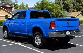 2018 RAM 2500 CREW CAB PICKUP NEW HOLLAND BLUE AUTOMATIC - Capital City Auto