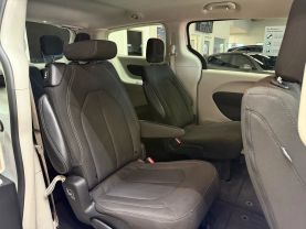 2023 CHRYSLER VOYAGER