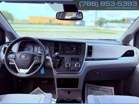 2019 TOYOTA SIENNA