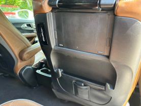 2021 CHRYSLER PACIFICA HYBRID VAN V6, HYBRID, 3.6 LITER LIMITED VAN 4D at T&T Repairables - used car dealership in Spencer, Indiana.