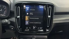 2021 VOLVO XC40